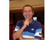 Maestro trae niño casa