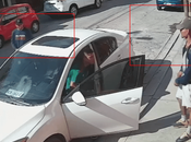 (video)Joven despojado auto plena cerca avenida Dalias