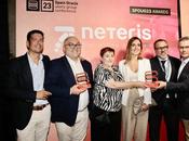 Neteris Angulas Aguinaga ganan premio Mejor Proyecto 2023 categoría Aplicaciones Oracle