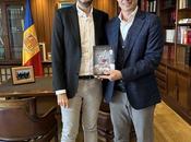 presidente gobierno Andorrano, Xavier Espot, Cónsul Mayor Andorra Vella, David Astrié, reciben escritor Castillo confirmando éxito novela Corazones’ (Grupo Planeta)