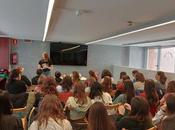 Disfressa llibre Biblioteca Sofia Barat