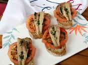 Tosta tomate sardinas conserva