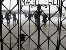 Campo concentración Dachau: geometría salvajismo