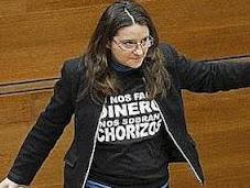 política valenciana Mónica Oltra camiseta: falta dinero, sobran chorizos'