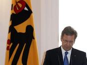 Dimite presidente alemán acusado corrupción