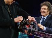 “Milei, Musk motosierra”.