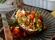 Berenjenas rellenas Ensalada Lentejas, Hummus, Tomates Cherry Pimientos