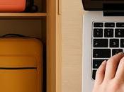 Maletas guardadas, teclado encendido