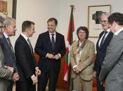 Departamento Salud Gobierno Vasco recibe Consejo Farmacéuticos Euskadi motivo Mundial profesión