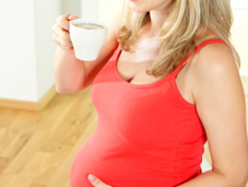 Durante embarazo lactancia, tres cafés