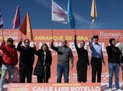 Alcalde Galindo pone años espera para pavimentación Luis Botello